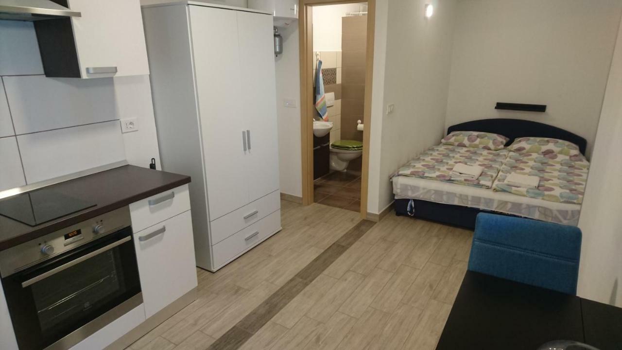 Apartment Grosek Pobegi Bagian luar foto