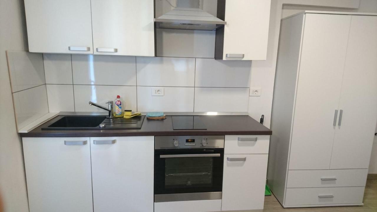 Apartment Grosek Pobegi Bagian luar foto