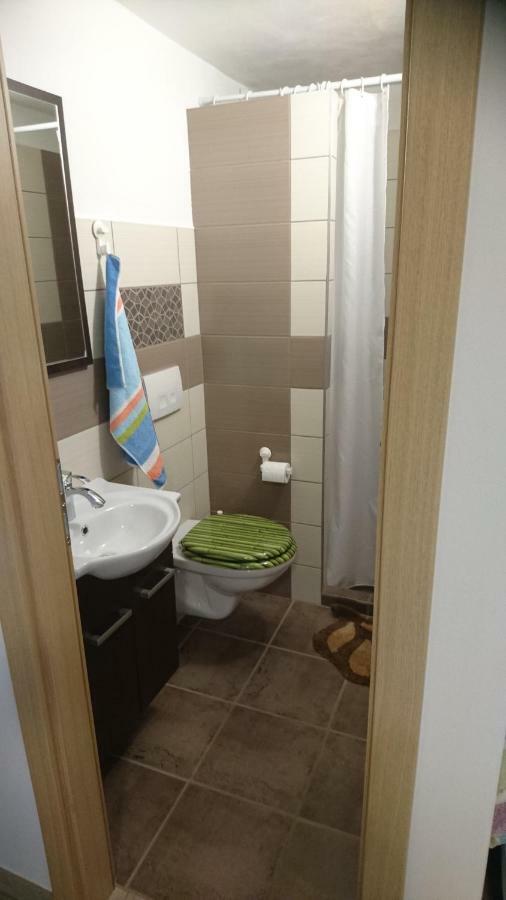 Apartment Grosek Pobegi Bagian luar foto